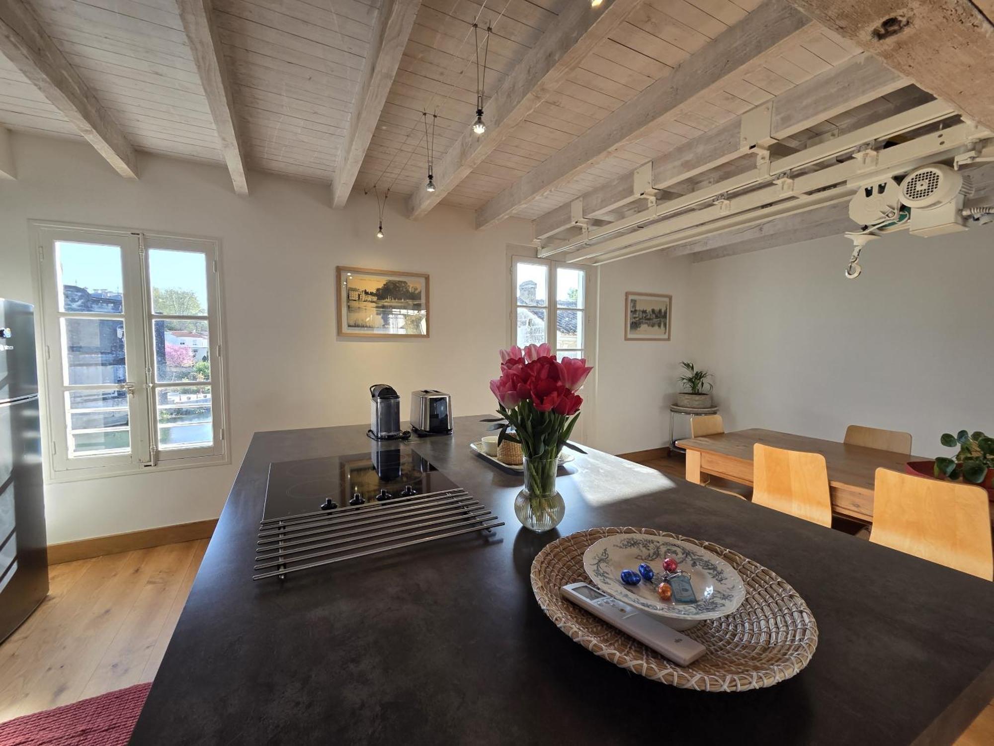 ジャルナックQuai 3 Loft Moderne Et Lumineux Les Pieds Dans L'Eauアパートメント 部屋 写真